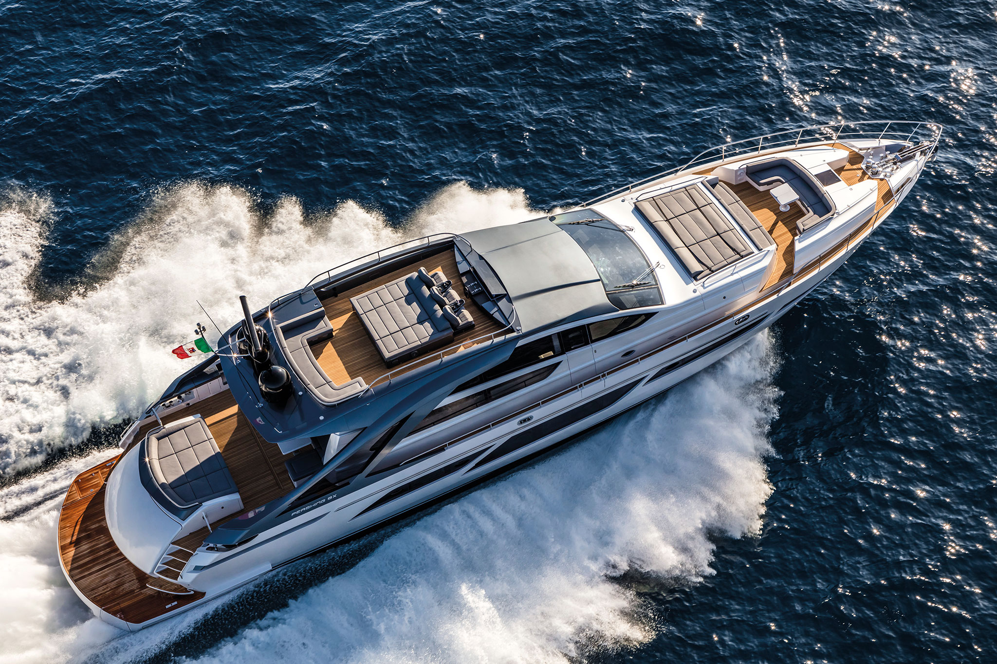 ferretti-group-pershing-9x-yachts-france-171-12